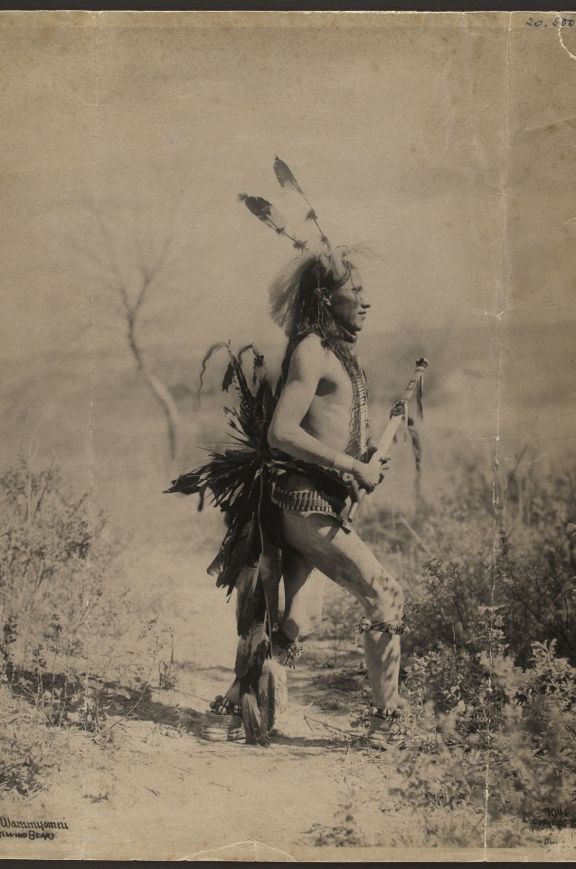 Mato Wamyomni (Whirlwind Bear), Teton Sioux, 1900 © Museum für Völkerkunde Wien Foto: Frank A. Rinehart