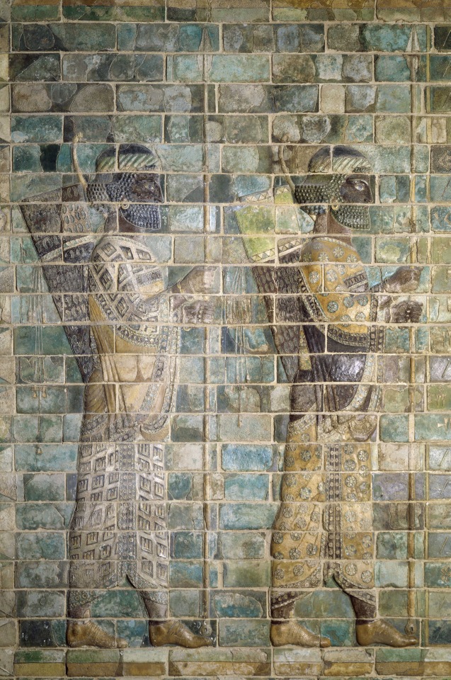 Persische Garde aus Susa, glasiertes Ziegelrelief, Susa, achämenidisch, 5. Jh. v. Chr. © bpk - Bildagentur für Kunst, Kultur und Geschichte